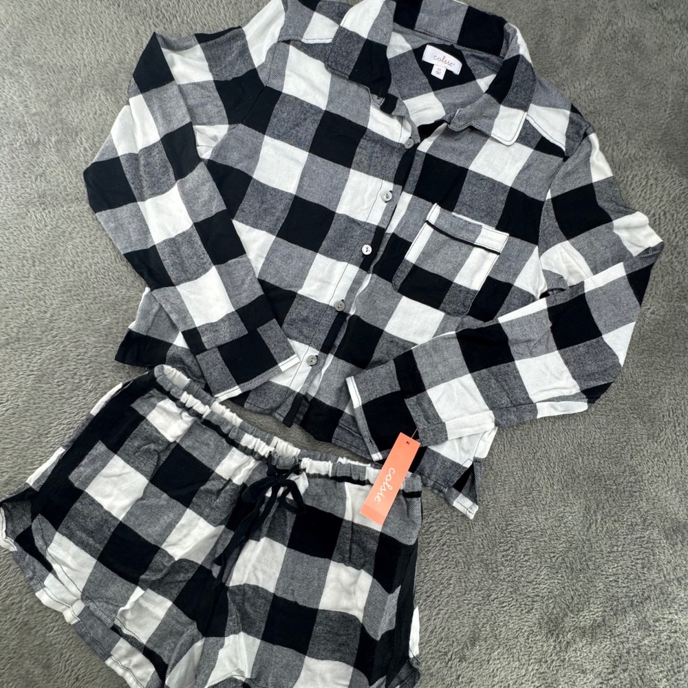 Colsie Womens Buffalo Plaid Pajama Set Black White Long Sleeve Top Shorts XS NEW